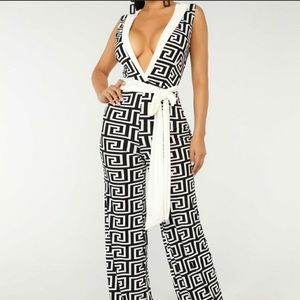 🖤Fashion Nova Jumpsuit🖤